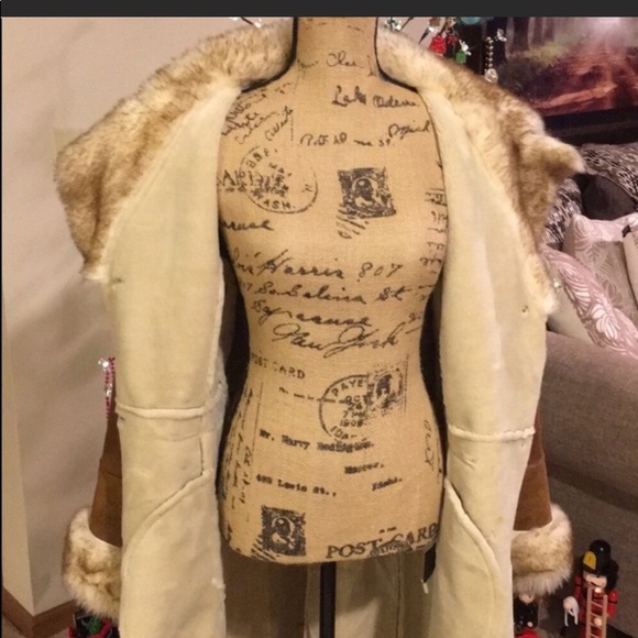 Leather Sherpa Lined. Medium. - Picture 8 of 8